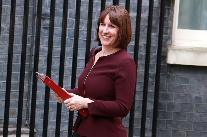 A first step towards reality: reflections on the 2024 budget
